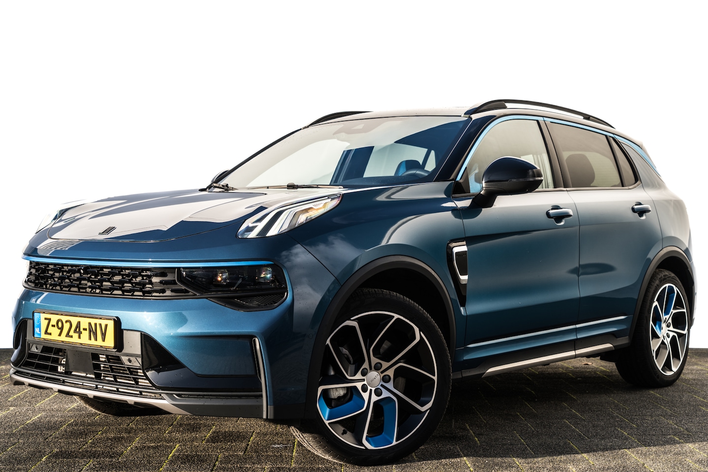 Lynk & Co 01 - 1.5 Plug-in Hybrid 262 Pk I Modeljaar 2023 I Panoramadak I 75 km Elektrisch I 360 Camera I - AutoWereld.nl