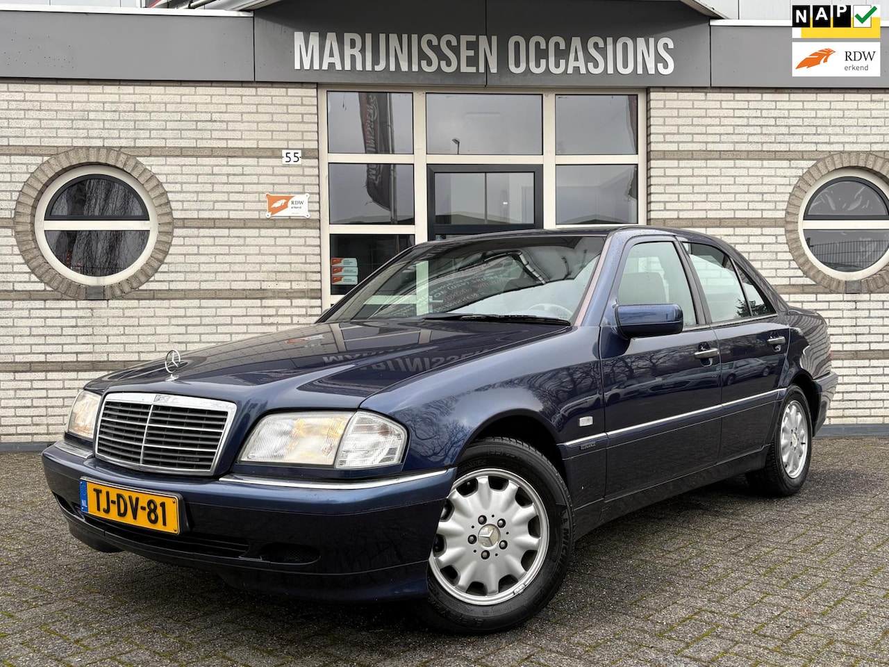 Mercedes-Benz C-klasse - 180 Sport |NAP,ElekPakket,Trekhaak| - AutoWereld.nl