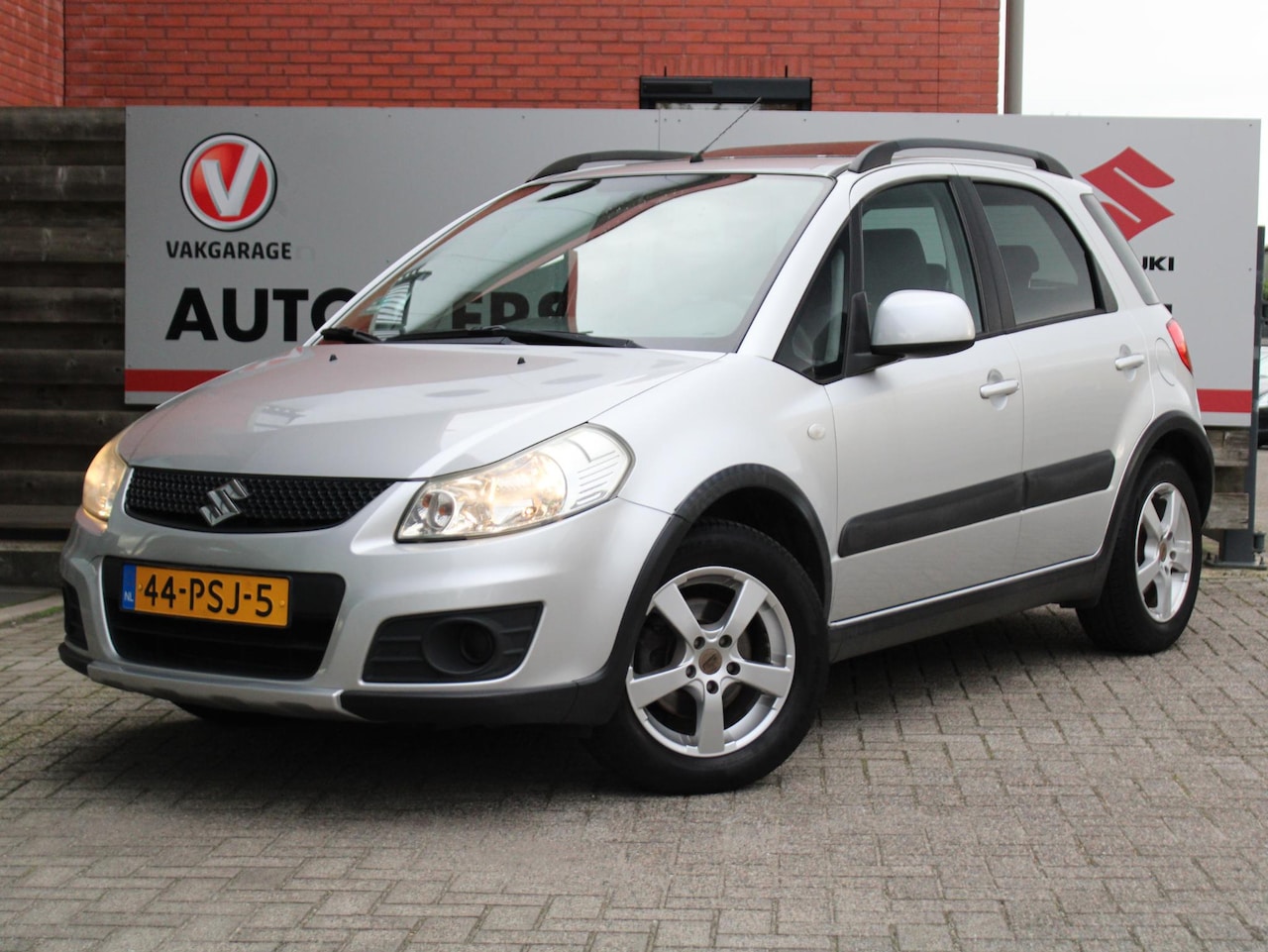 Suzuki SX4 - 1.6 Comfort Airco, Elektrische Ramen, Centrale Vergrendeling Met Afstandsbediening, Buiten - AutoWereld.nl