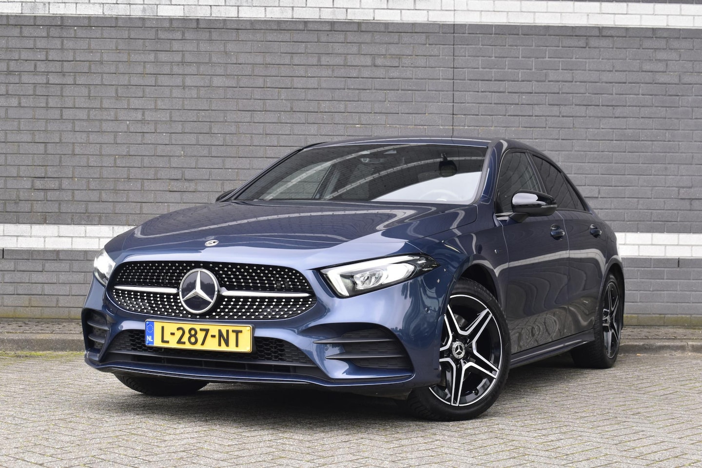 Mercedes-Benz A-klasse - 250 e Business Solution AMG Limited / Carplay / Sfeerverlichting / Widescreen / Stoelverwa - AutoWereld.nl