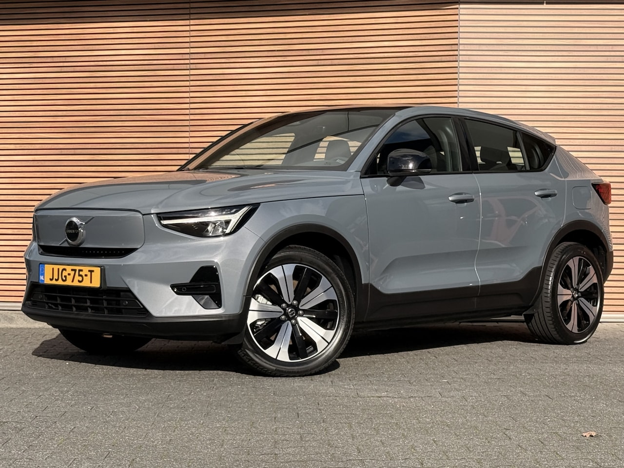 Volvo C40 - Recharge Core 69 kWh Panoramadak / Carplay / Camera / SOH 92% - AutoWereld.nl