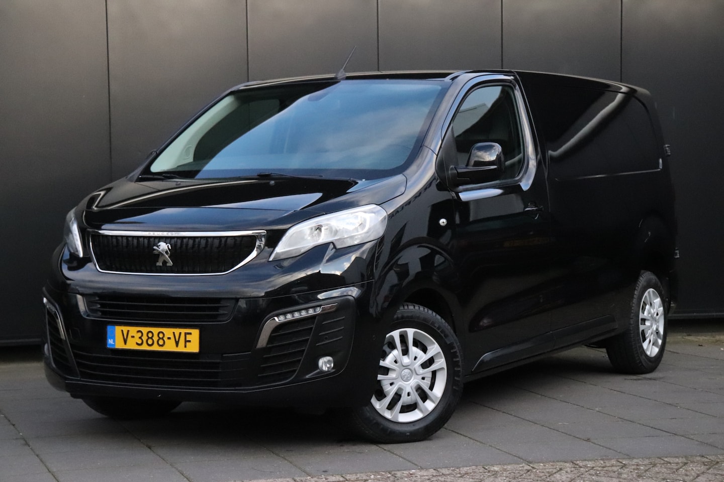 Peugeot Expert - 231S 2.0 BlueHDI 120 Premium Pack | SCHUIFDEUR | TREKHAAK | NAVI | CRUISE | APPLE CARPLAY - AutoWereld.nl
