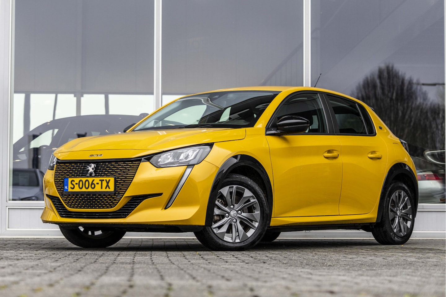 Peugeot e-208 - EV Active Pack 50 kWh | NL Auto | Carplay - AutoWereld.nl