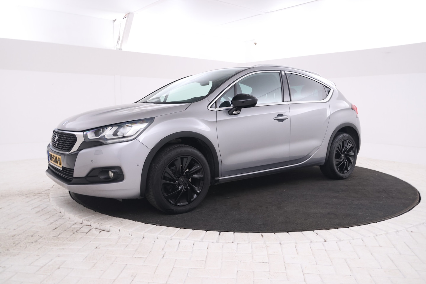 DS 4 Crossback - 1.2 PureTech Connected Chic Navigatie, Climate, Cruise - AutoWereld.nl