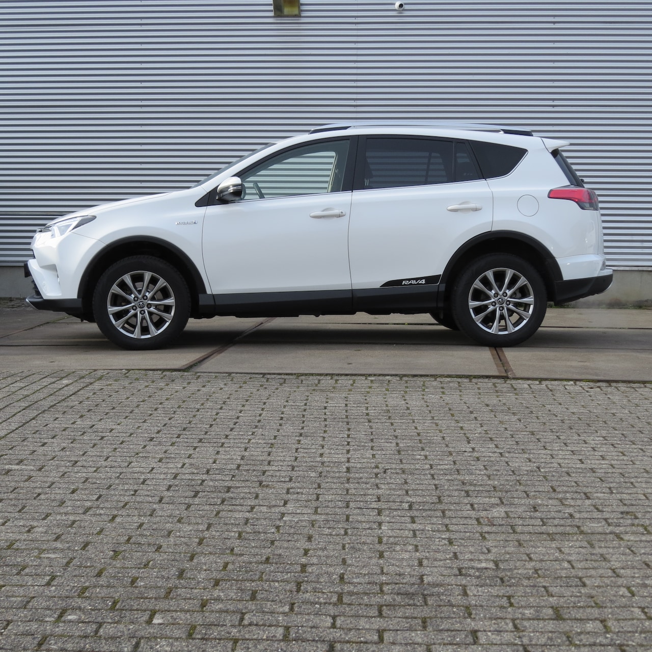Toyota RAV4 - 2.5 Hybrid Executive Business - AutoWereld.nl