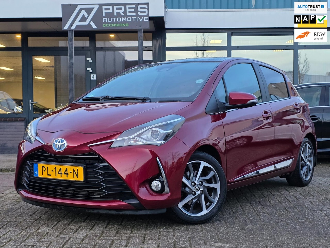 Toyota Yaris - 1.5 Hybrid Premium |AUTOMAAT|PANO|CLIMA|CRUISE - AutoWereld.nl