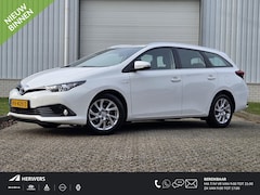 Toyota Auris Touring Sports - 1.8 Hybrid Aspiration / Achteruitrijcamera / Trekhaak / All Season Banden / Navigatie / Li