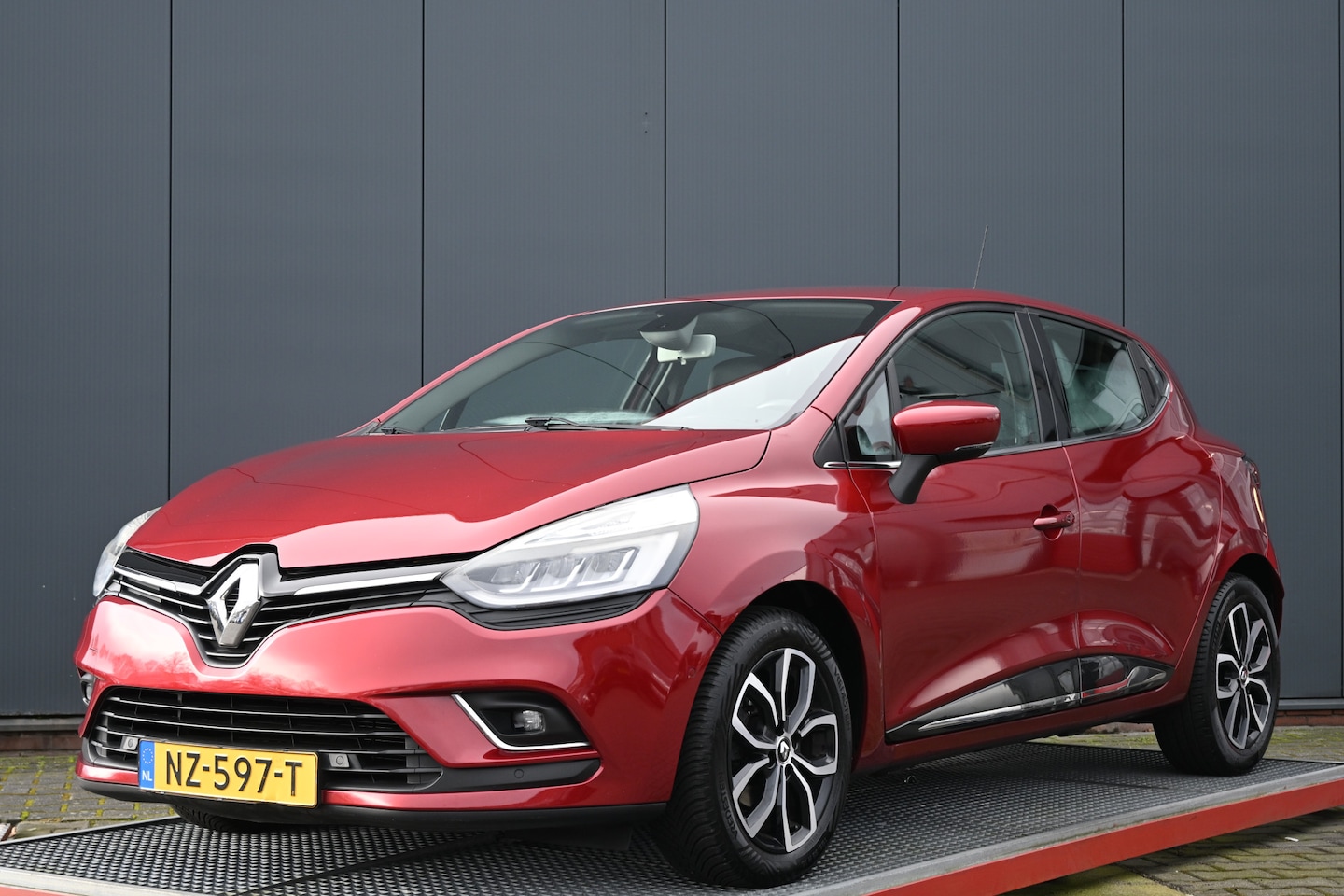 Renault Clio - 0.9 TCe Intens camera rlink - AutoWereld.nl