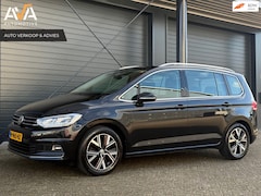Volkswagen Touran - 1.5 TSI Highline Business R, Camera, Stoelverw., Trekhaak, 5P