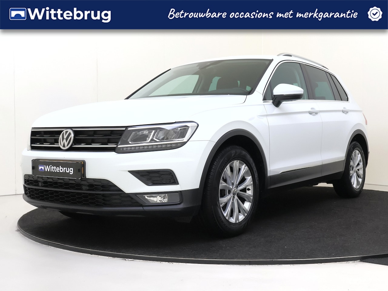 Volkswagen Tiguan - 1.5 TSI Comfortline Business | Adapt. Cruise Control | Navigatie | Carplay | Parkeerhulp | - AutoWereld.nl