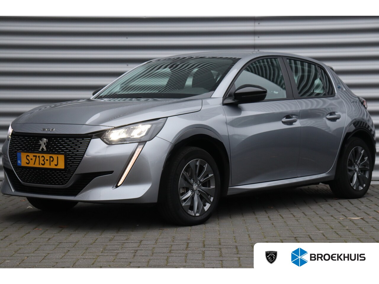 Peugeot e-208 - EV 136PK ACTIVE PACK AUTOMAAT / NAVI / CLIMA / PDC / 16" LMV / CRUISECONTROL / I-COCKPIT / - AutoWereld.nl