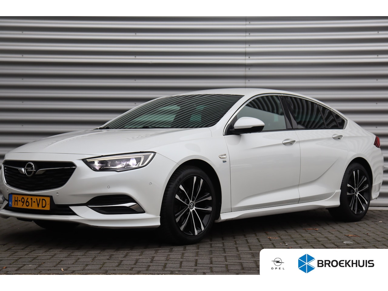 Opel Insignia Grand Sport - 1.5 TURBO 165PK INNOVATION+ OPC-LINE / NAVI / LEDER / CLIMA / LED / AGR / PDC / 18" LMV / - AutoWereld.nl