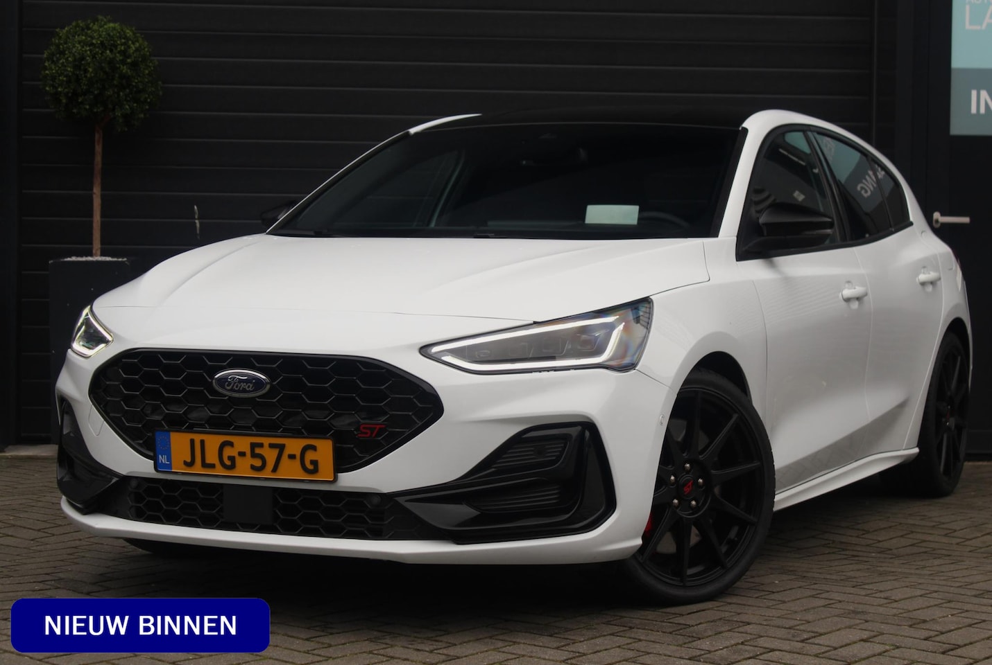 Ford Focus - 2.3 EcoBoost ST-X | Track Pack | Winterpack | Driver ass. | Full Options - AutoWereld.nl