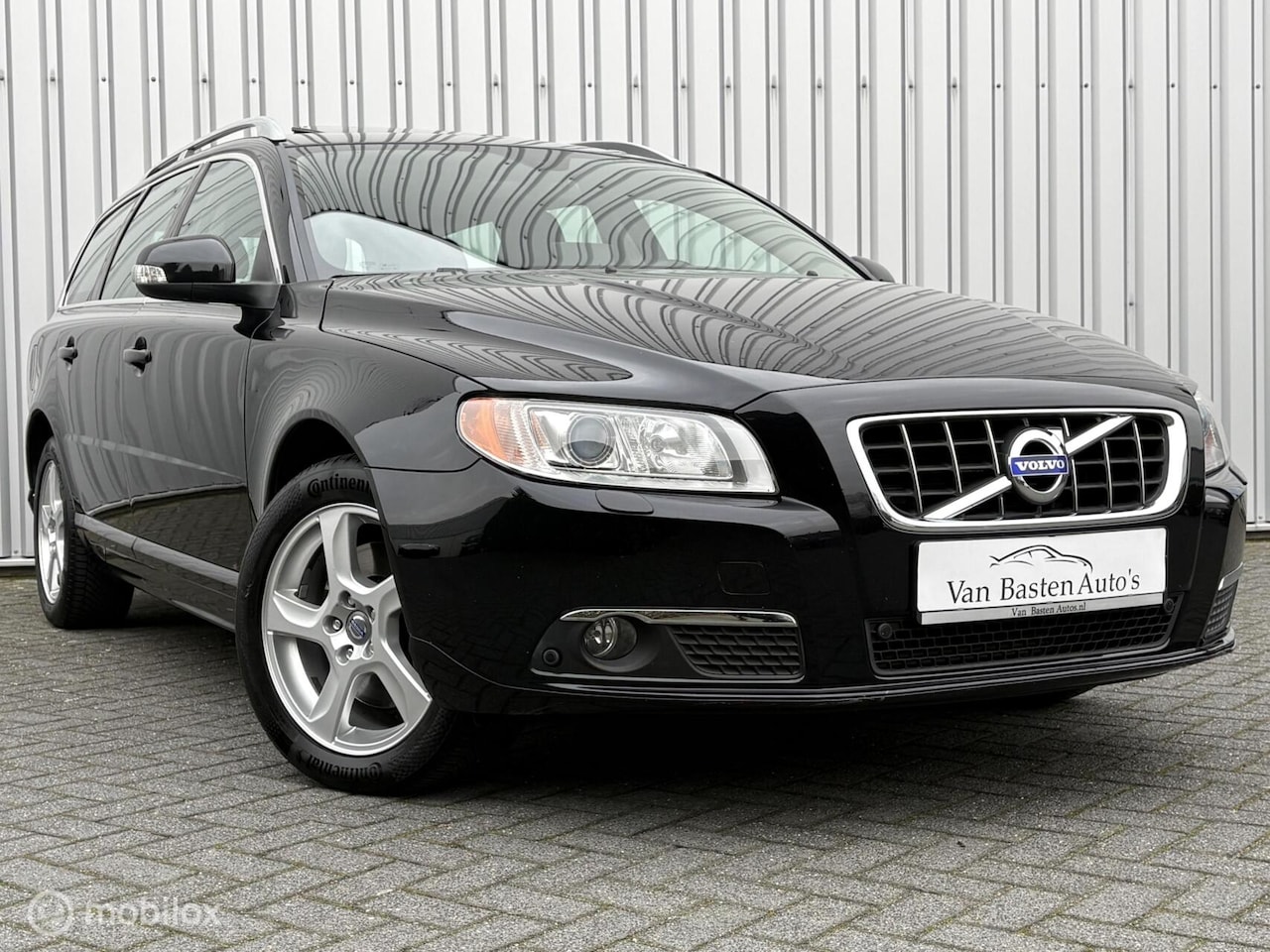 Volvo V70 - 2.0T Summum | Aut | 203pk | Leder | Pano | Xenon | Youngtimer | PDC | Volledige historie | - AutoWereld.nl