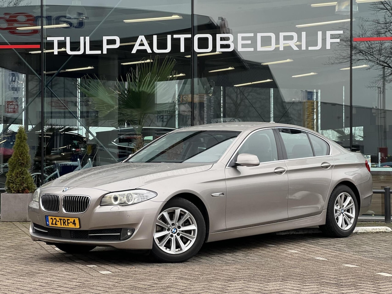 BMW 5-serie - 528i High Executive Automaat Adapt Cruise HUD NAP - AutoWereld.nl