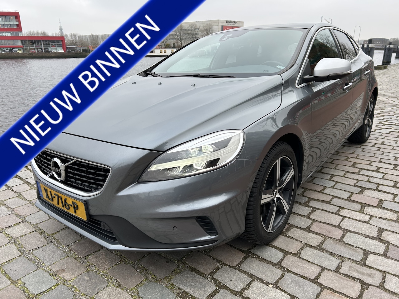 Volvo V40 - 1.5 T3 Polar+ Sport R design Panodak navi ecc - AutoWereld.nl