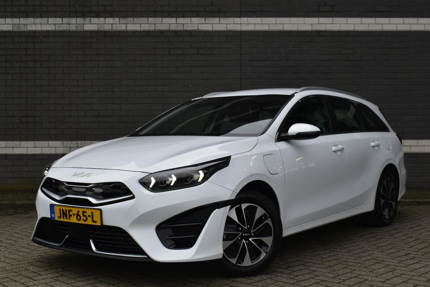Kia Cee'd Sportswagon - Ceed 1.6 GDI PHEV DynamicLine Stoel-Stuurverwarming Adaptieve Cruise Control Achteruitrijc - AutoWereld.nl