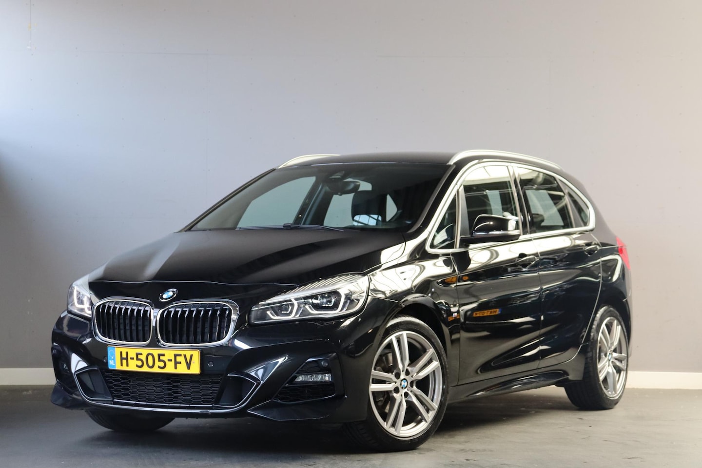BMW 2-serie Active Tourer - 218i High Executive Edition M Sport Automaat Lederen Sportstoelen Stoelverwarming Head-Up - AutoWereld.nl