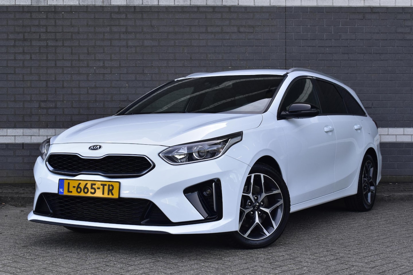 Kia Cee'd Sportswagon - Ceed 1.5 T-GDi MHEV GT-Line Edition / Automaat / Navi / Camera / Carplay / Private Lease € - AutoWereld.nl