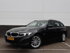 BMW 3-serie Touring - 320e Sportstoelen / PHEV / Widescreen / Leder / SOH 96%