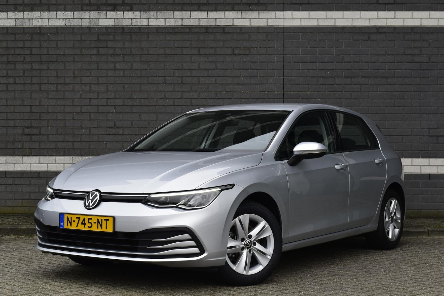 Volkswagen Golf - 1.0 eTSI Life DSG Automaat Apple CarPlay Sfeerverlichting Navigatie - AutoWereld.nl