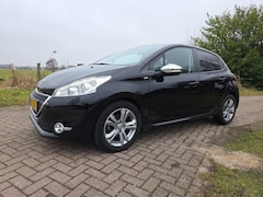 Peugeot 208 - 1.2 PureTech 82PK 5D Style Pack Plus