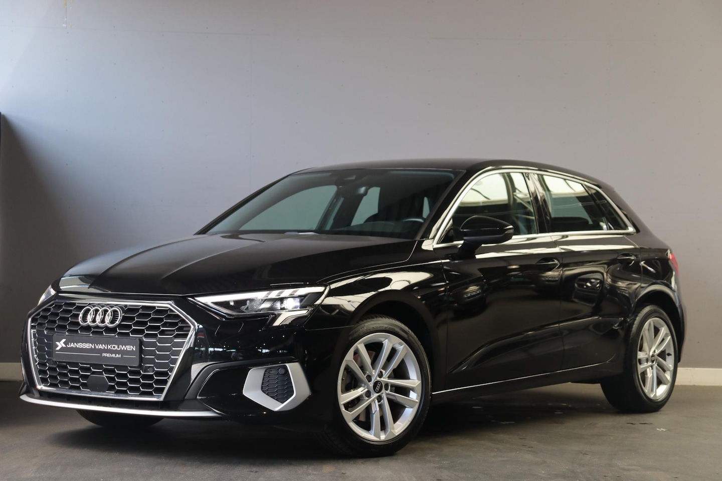 Audi A3 Sportback - 30 TFSI Business edition Navigatie Digitaal dashbord LED - AutoWereld.nl
