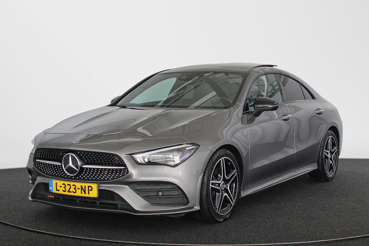 Mercedes-Benz CLA-Klasse - 180 Business Solution AMG Pano Stoelverwarming Widescreen Memory L+R - AutoWereld.nl