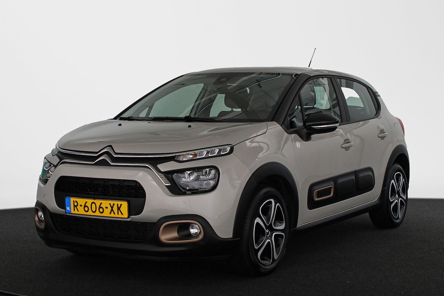 Citroën C3 - 1.2 PureTech C-Series Navi Clima - AutoWereld.nl