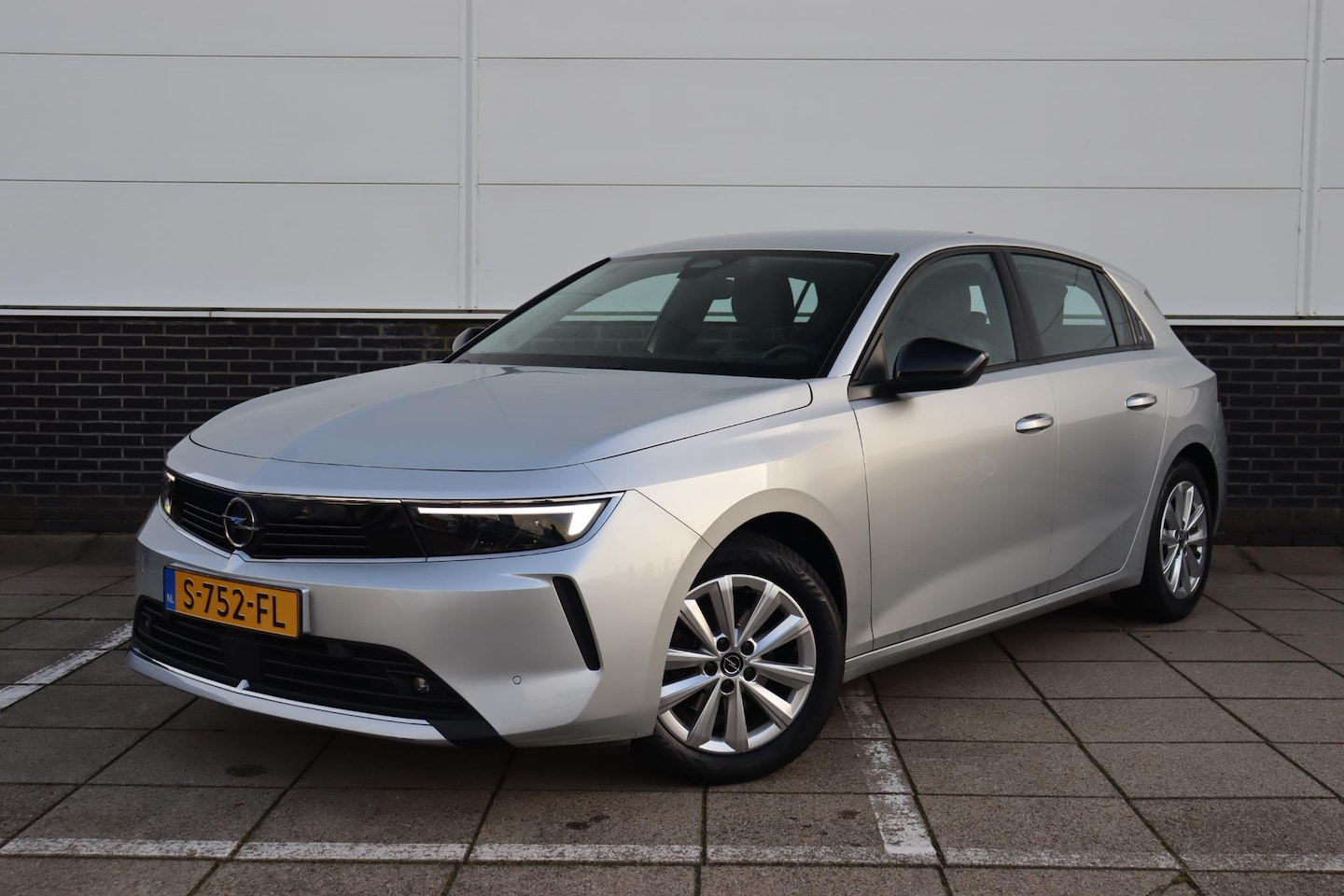 Opel Astra - 1.2T 110PK Edition * Achteruitrijcamera * Apple CarPlay * Cruise Control * - AutoWereld.nl