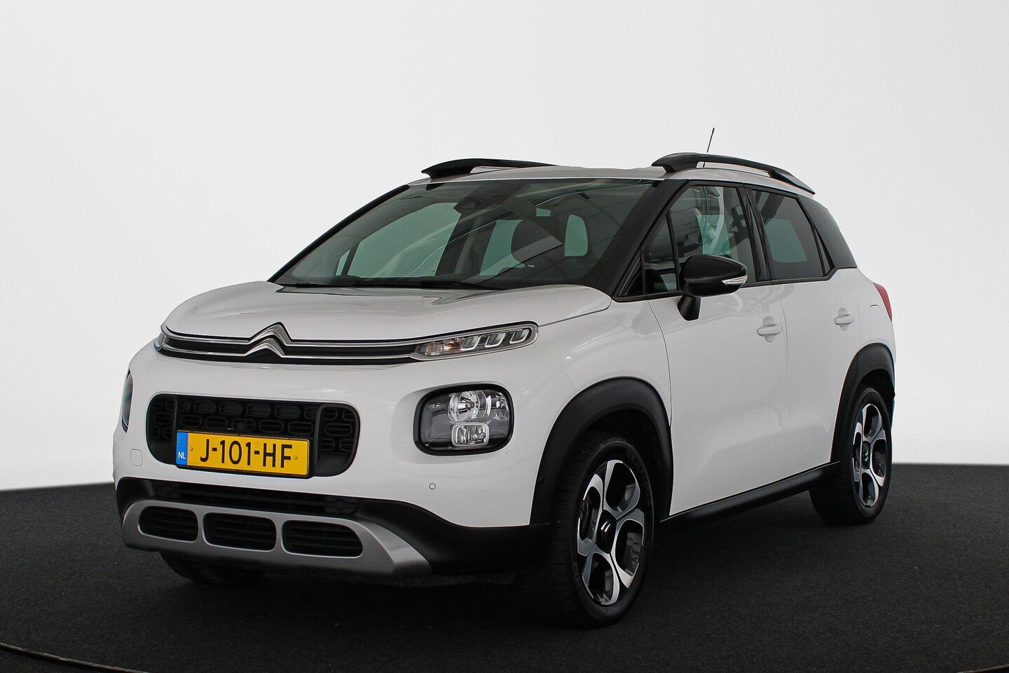 Citroën C3 Aircross - 1.2 PureTech S&S Shine 110PK Trekhaak Camera Navi Keyless HiFi - AutoWereld.nl