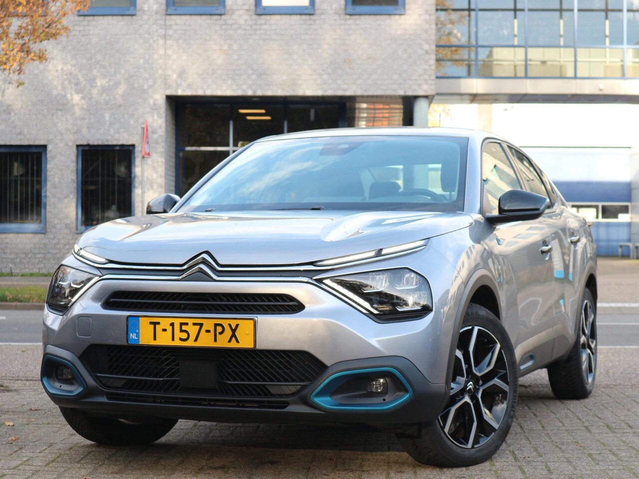 Citroën Ë-C4 X - Feel 50 kWh / Navigatie / Apple Carplay / Climate Control / SOH 96% - AutoWereld.nl