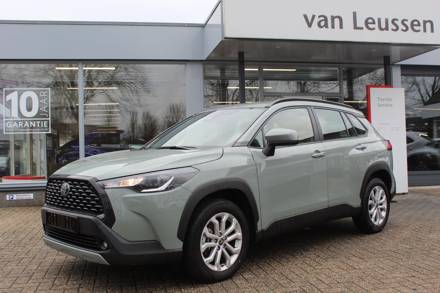 Toyota Corolla Cross - HYBRID 140 STUUR/STOEL&WISSERVERW. CAMERA APPLE/ANDROID CLIMA LM-VELGEN - AutoWereld.nl