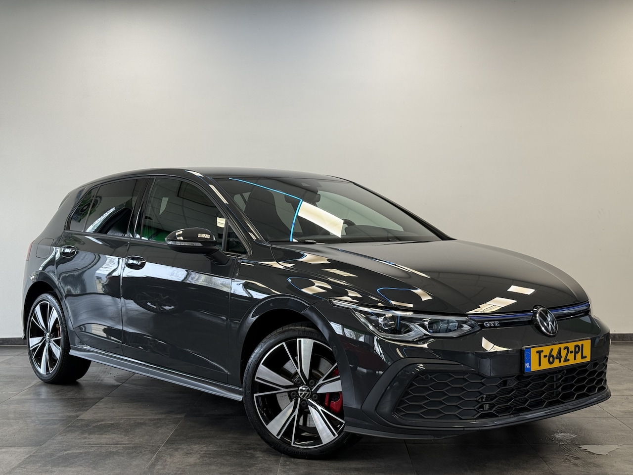 Volkswagen Golf - 1.4 eHybrid GTE Full-led Navigatie Stoel/Stuur-verwarming 18'lmv - AutoWereld.nl