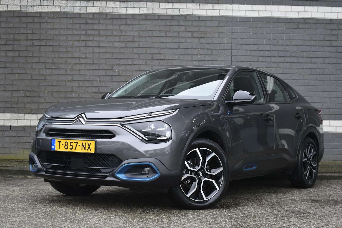 Citroën Ë-C4 X - Feel 50 kWh / Navi / Carplay / 18" LMW / Private Lease €334,- P/M - AutoWereld.nl