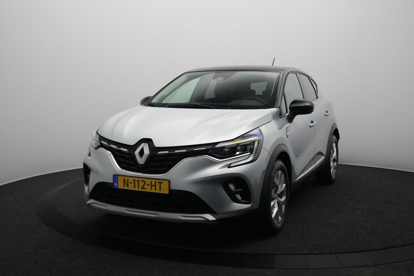 Renault Captur - 1.3 TCe 140 Intens | Automaat | Carplay&Android | Navigatie - AutoWereld.nl