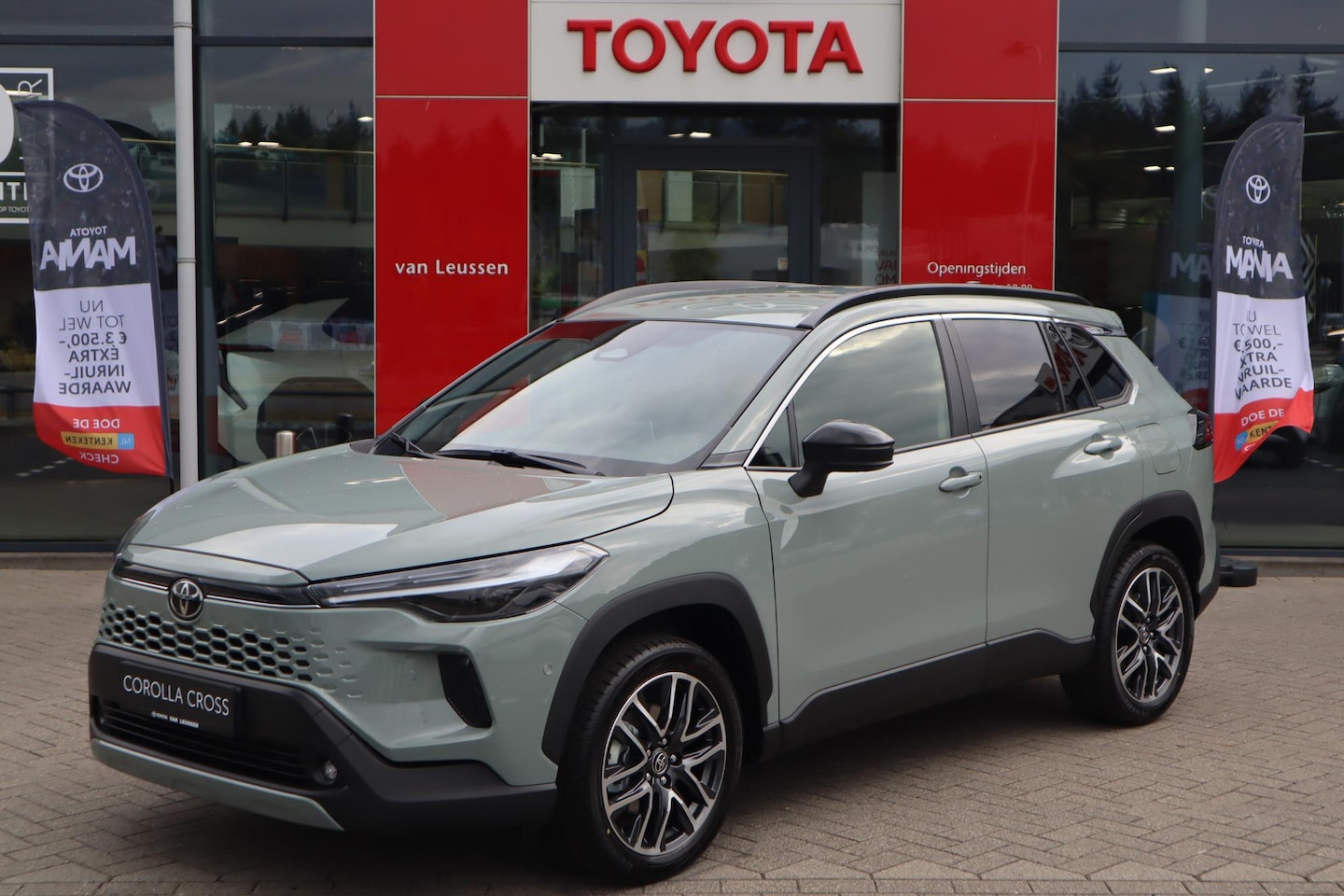 Toyota Corolla Cross - HYBRID 180 EXECUTIVE NIEUW MODEL 2025! ANDROID/APPLE STOEL/STUURVERW. DODEHOEK 360° CAMERA - AutoWereld.nl