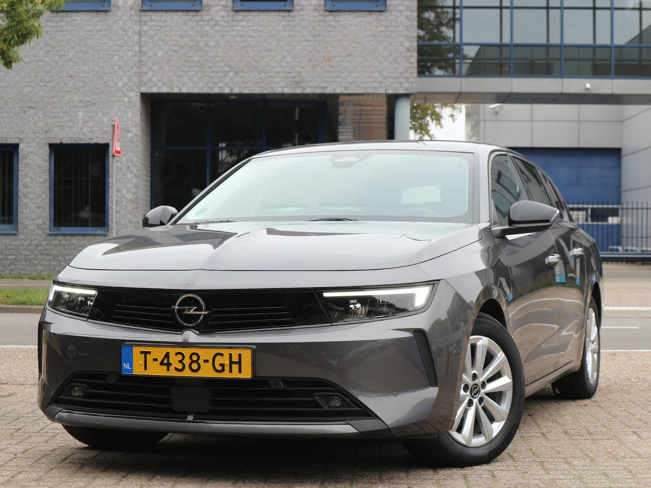 Opel Astra Sports Tourer - 1.2 Edition / Apple CarPlay / Camera / Sensoren - AutoWereld.nl