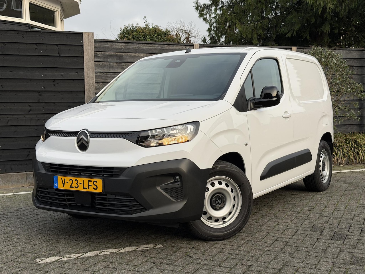 Citroën ë-Berlingo - 50kWh 136PK Automaat DAB, Keyless, Draadloze Telefoonlader, Parkeersensoren, Trekhaak - AutoWereld.nl