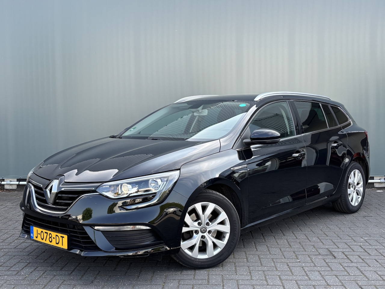 Renault Mégane Estate - BWJ 2020 1.3 116 PK TCe Limited TREKHAAK | NAVI | CLIMA | CRUISE | PDC | PRIV. GLAS | ISOF - AutoWereld.nl