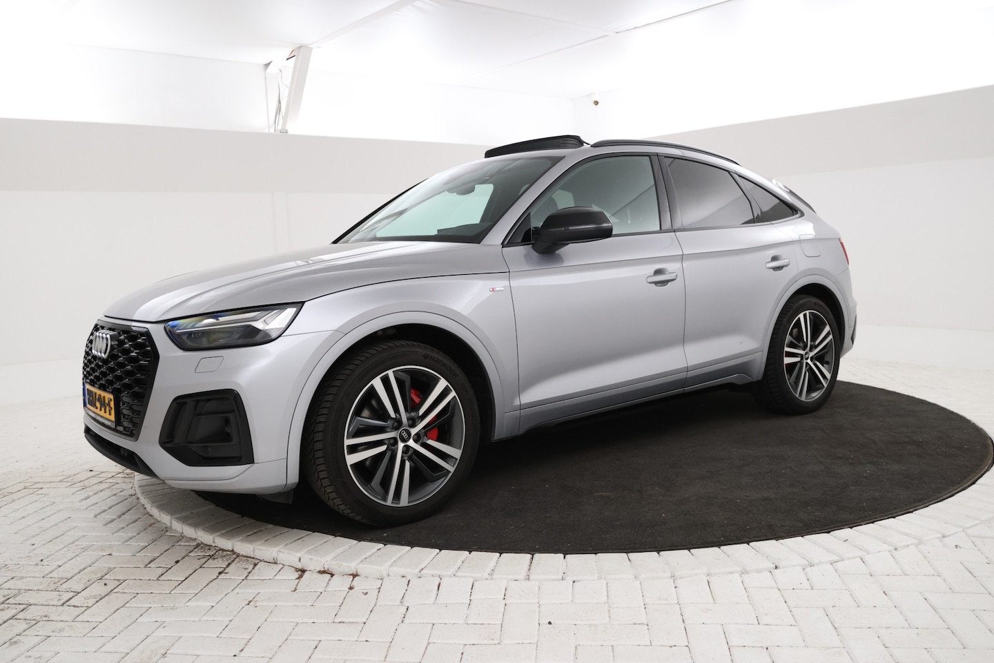 Audi Q5 Sportback - 55 TFSI e S edition Electrische trekhaak, Apple carplay / Android auto, Panorama dak, S li - AutoWereld.nl