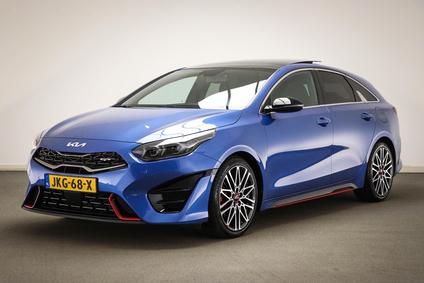 Kia Pro cee'd - 1.6 T-GDi GT | PANORAMADAK | STUURVERWARMING | DAB | APPLE | - AutoWereld.nl