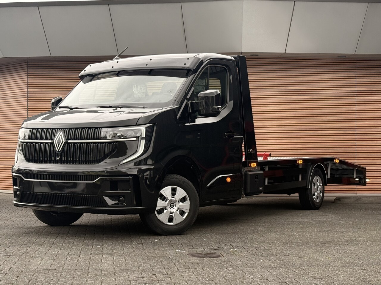 Renault Master - T35 2.0 dCi 170pk L3 Extra Unieke uitvoering / Oprijwagen Katax opbouw / Alles in kleur ge - AutoWereld.nl