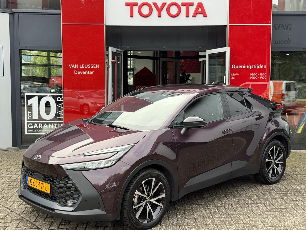 Toyota C-HR - 1.8 HYBRID 140 DYNAMIC NL-AUTO NAVI APPLE/ANDROID AD-CRUISE 18"LM 4S BANDEN - AutoWereld.nl