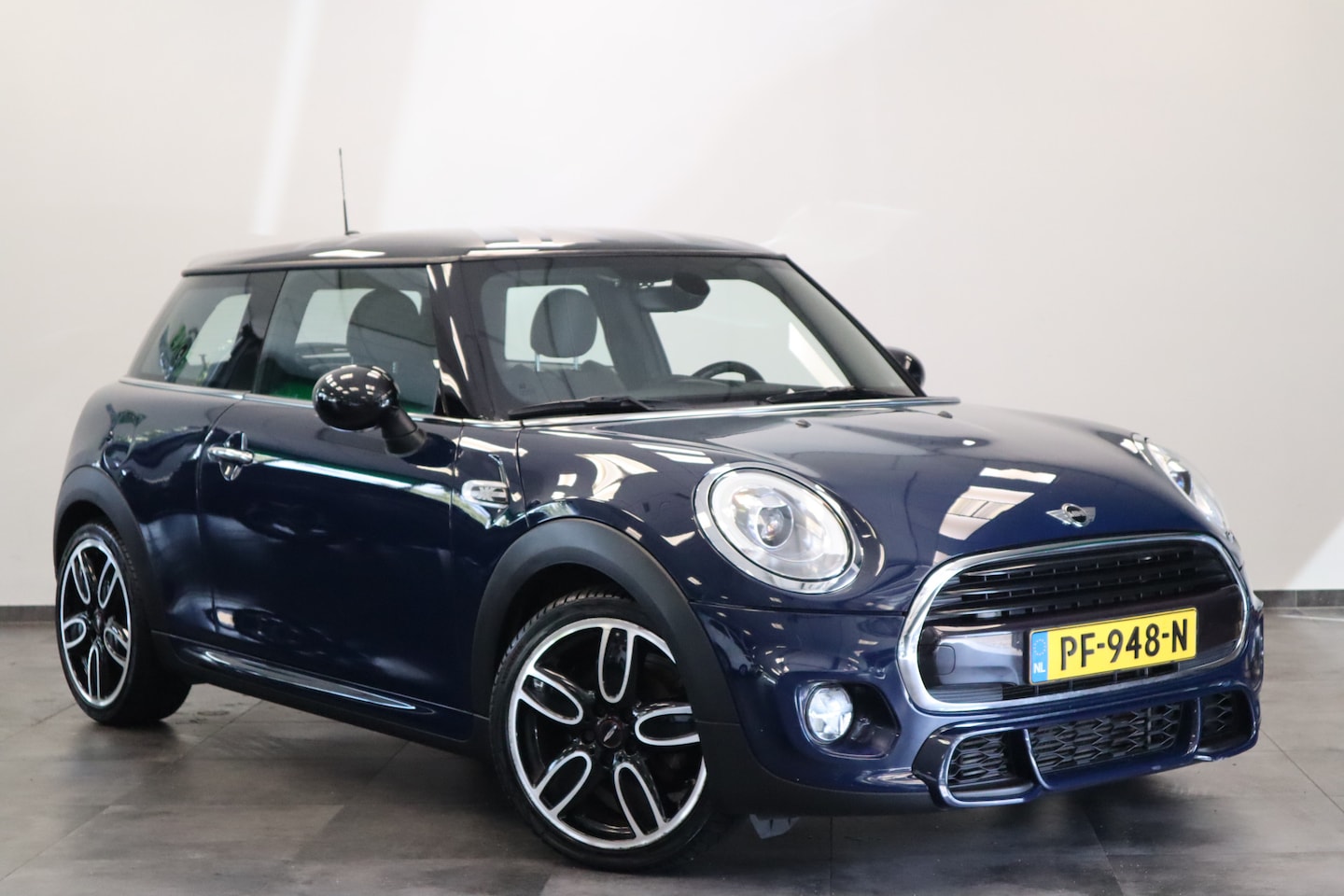 MINI John Cooper Works - Mini 1.5 JCW King's Cross Navigatie CruiseControl - AutoWereld.nl