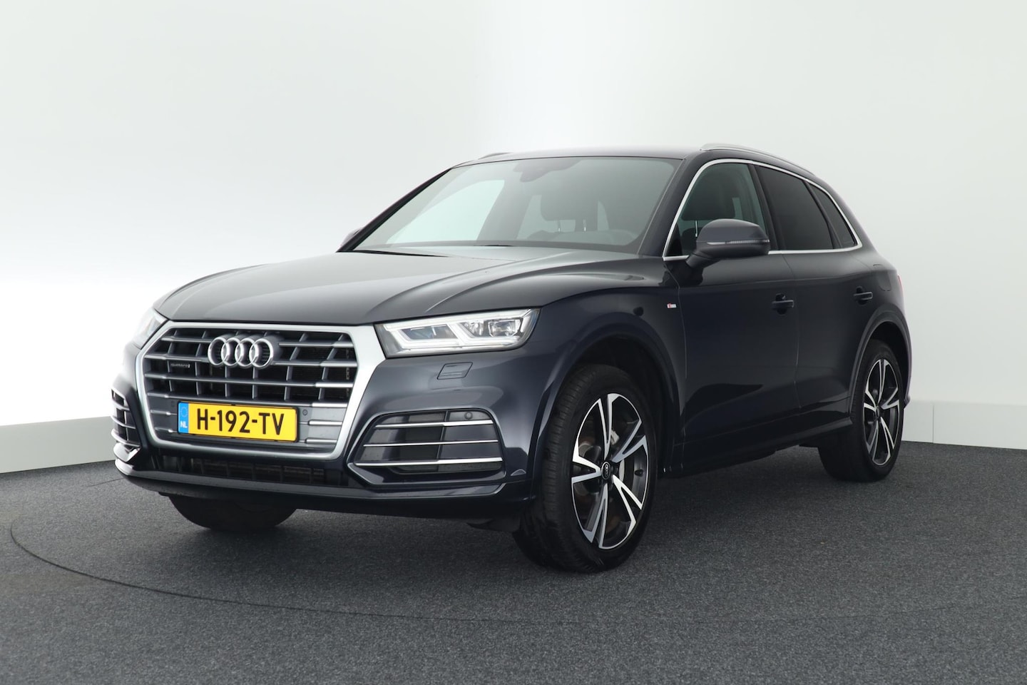 Audi Q5 - 50 TFSI e 299pk quattro 2x S-Line Camera Navigatie - AutoWereld.nl
