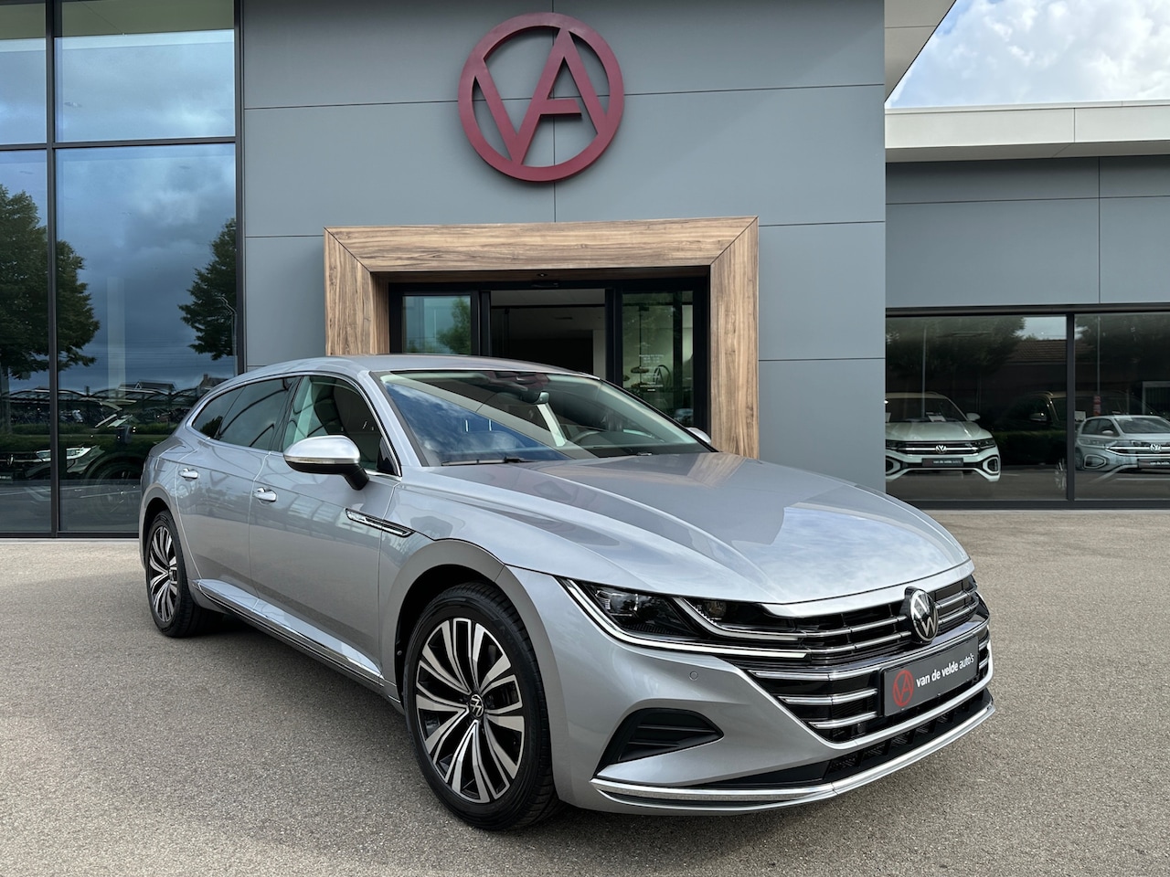 Volkswagen Arteon Shooting Brake - 1.4 TSI eHybrid Elegance Business | Leder | Camera | Rijklaar incl. garantie - AutoWereld.nl