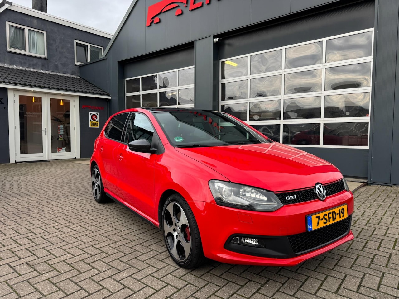 Volkswagen Polo - 1.4 TSI GTI / Pano / Carplay / XenonLed / Cruise / Origineel exemplaar !!! . - AutoWereld.nl