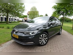 Volkswagen Golf - 1.4 eHybrid Style | Massage stoelen | LED | Adaptive cruise control | Stuur verwarming | E