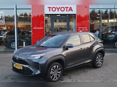 Toyota Yaris Cross - 1.5 Hybrid 115 First Edition STOEL/STUUR/VOORRUITVERWARM. P-SENSOREN KEYLESS ANDROID/APPLE